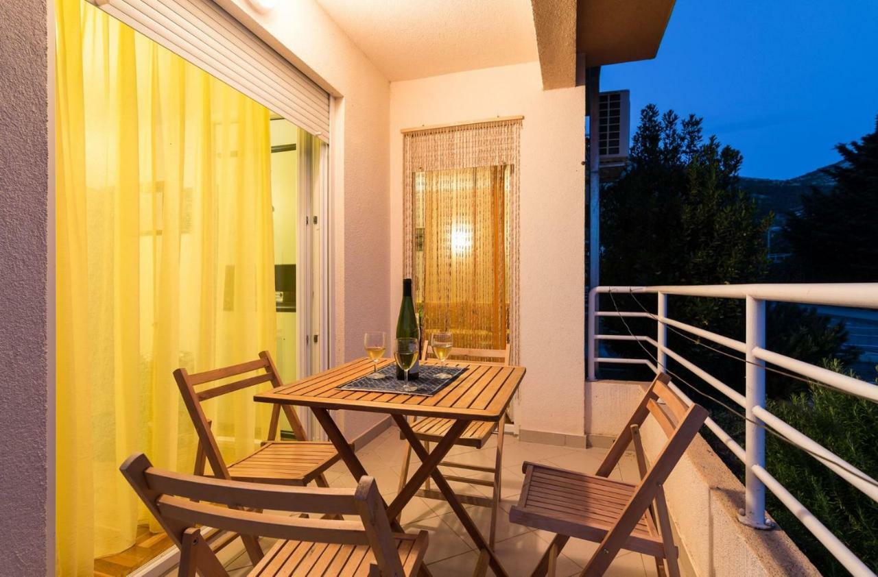 Marina Blue Apartment Starigrad Paklenica Exterior photo